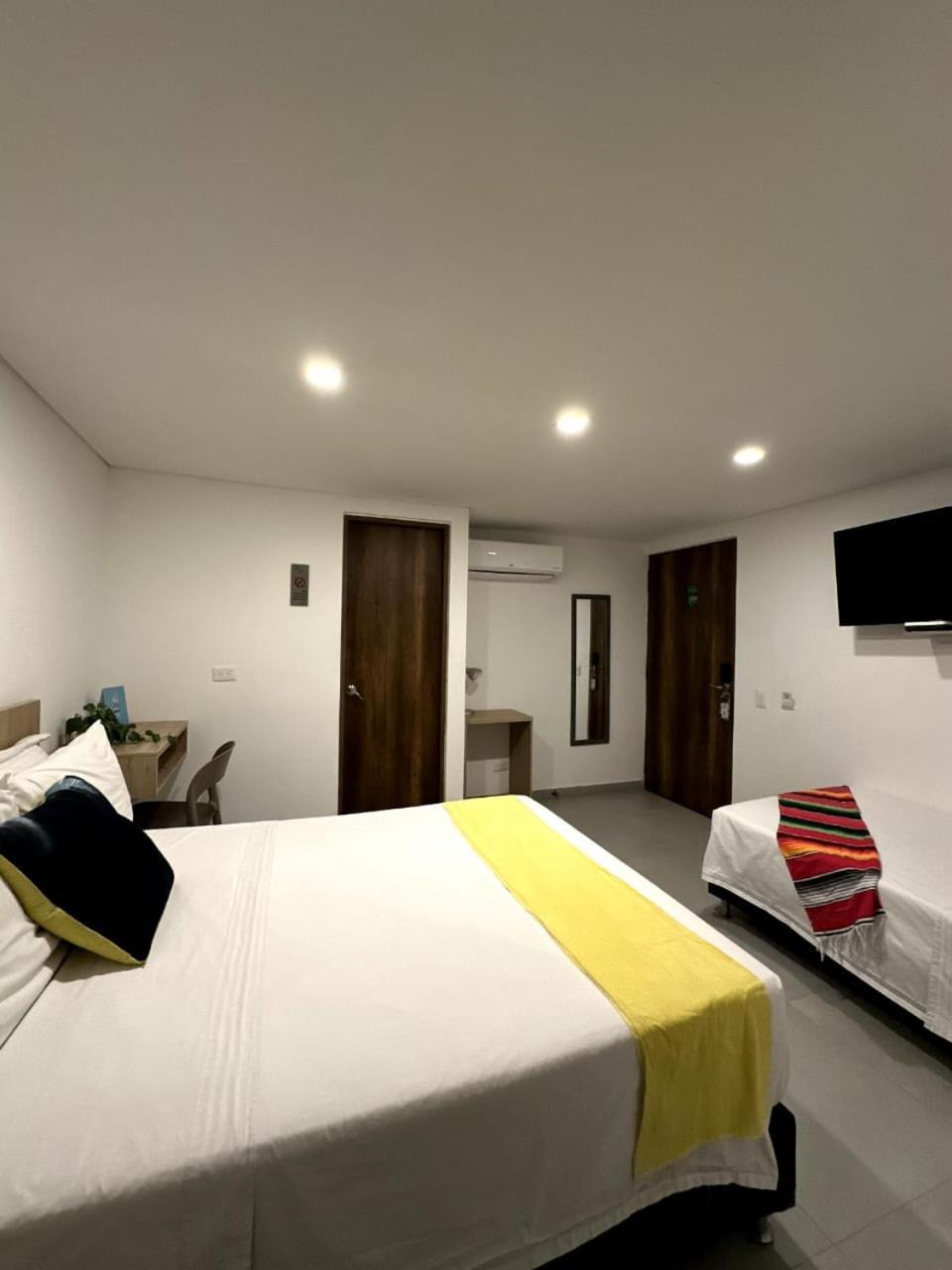 Hotel Zona Verde Медельин Экстерьер фото